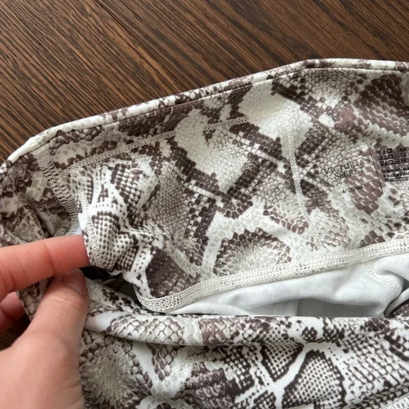 Victoria Secret’s leggings 7/8 - Picture 7 of 7